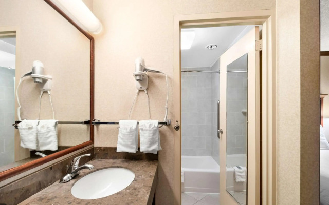 ibis Styles Paris Tolbiac Bibliotheque