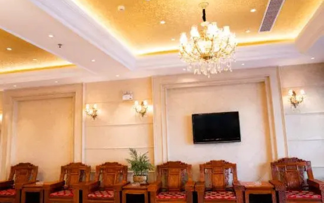 East to Hongqinglou Hotel