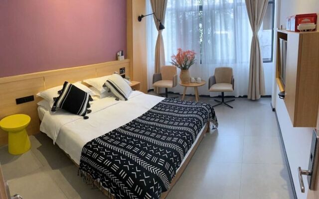 Zhangjiajie Yuemu Art Hotel