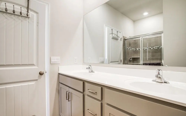 Pool Access & Beach Shuttle: Millville Townhome!
