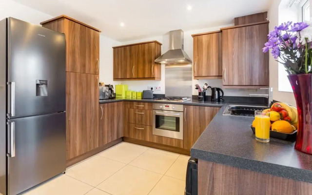 Liverpool Short Stay-Belmont Suite