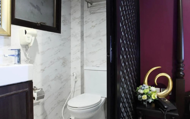 Violet Tower at Khaosan Palace