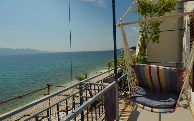 Inga - Right at the Beach - A1