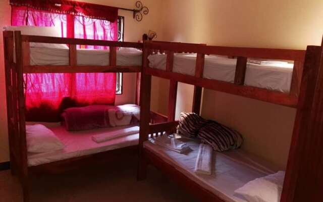 Mtango House Sakina - Hostel
