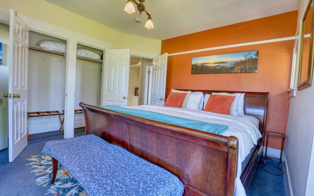 Walker’s Delight on Queen Anne