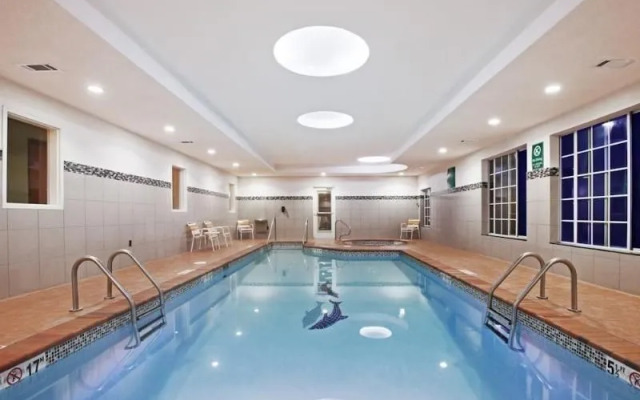 La Quinta Inn & Suites Tulsa - Catoosa