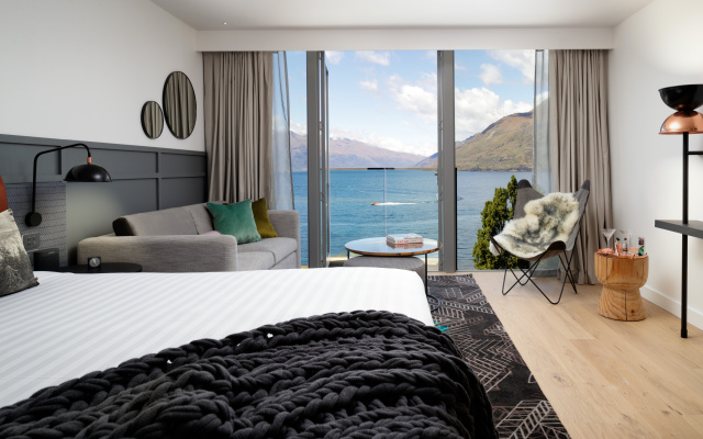 QT Queenstown – Guest Rooms – Queenstown