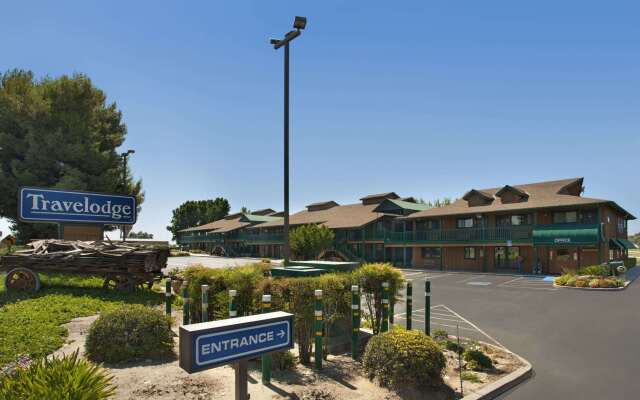 Travelodge by Wyndham Lemoore Near Naval Air Station