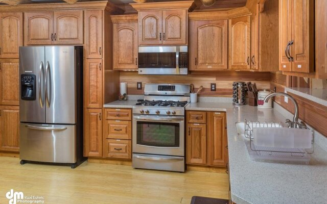 Alaska Knotty Pine B&B