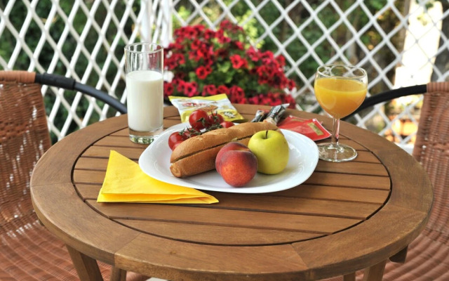 Hillside Premium Apartments