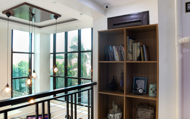 Circle-b Apartelle & Suites