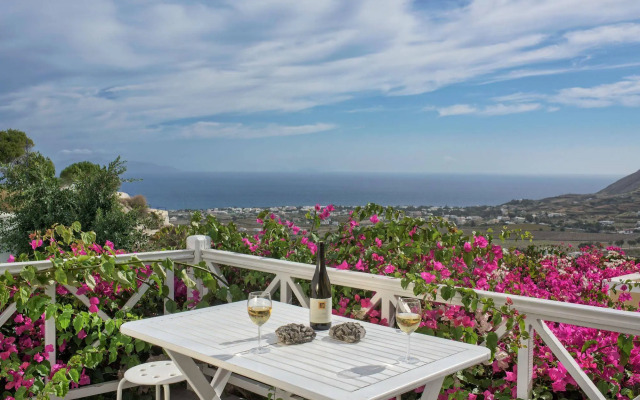 White Cave Private Villa