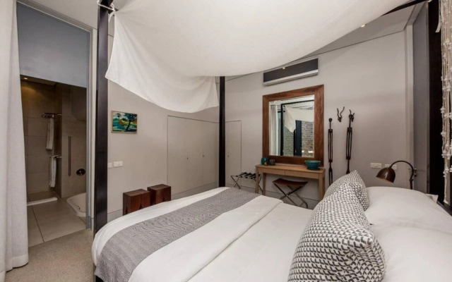 Spacious Holiday Apartment With Pool in Trendy De Waterkant Loader Apartment