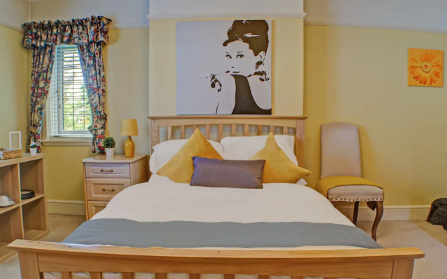 OYO Wayside Hotel