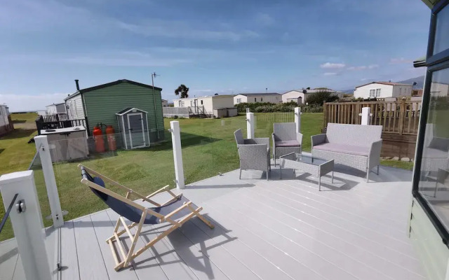 Sea and Mountain View Sunbeach Holiday Snowdonia