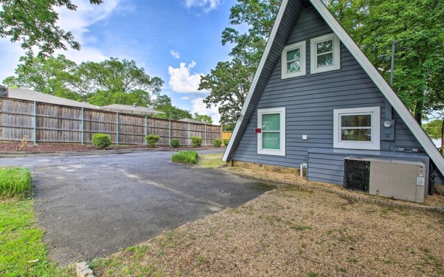 Deck, Boat Slip + Views: Lake Hamilton Cabin!