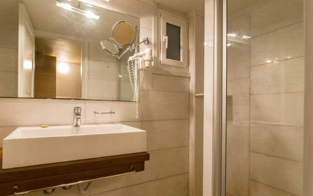 Hotel Antinea Suites & SPA