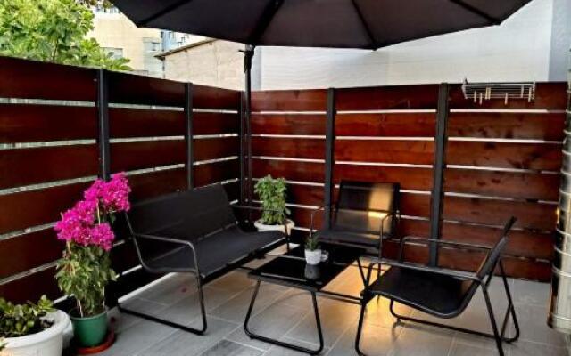 Elia Room & Garden II (new entry)