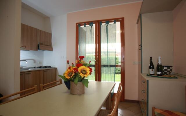 Beautiful Villa With Private Garden and Porch