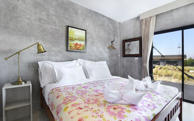 White Knot Khao Yai