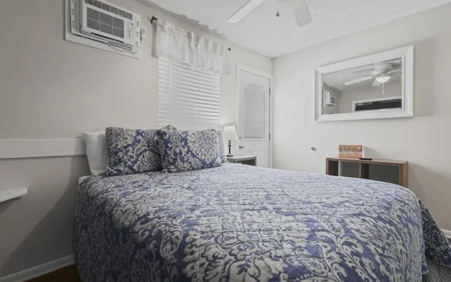 Moonraker 3 1 Bedroom Condo by RedAwning