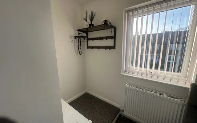 Airport House - Long Stays, Near Hospital!