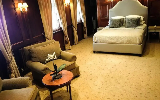 The Falcon Hotel