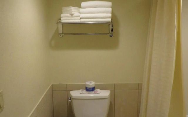 Anaheim Desert Inn and Suites