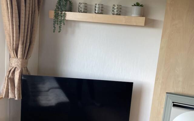 Remarkable 2-bed Holiday Home in Whitstable