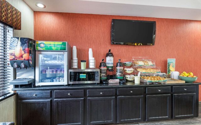 Quality Inn & Suites Beaumont