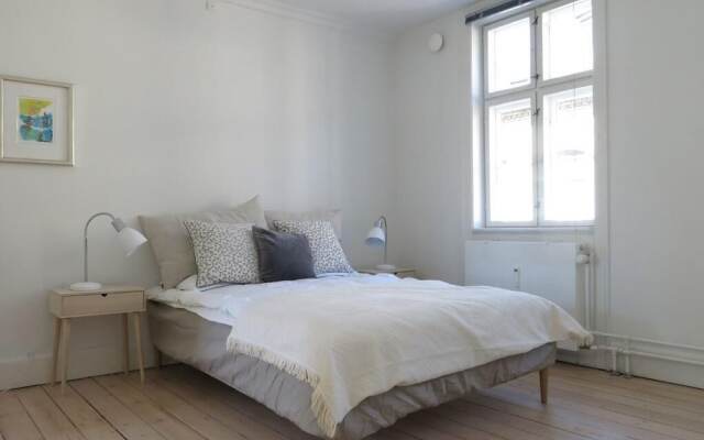 Apartment near Queen 1144 - 1