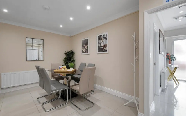 Stylish 4 Bedroom Home in Brightside Ave