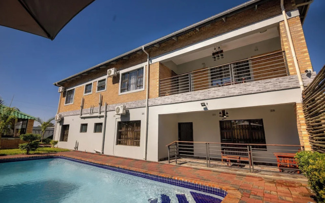 Amakhosi Hotel