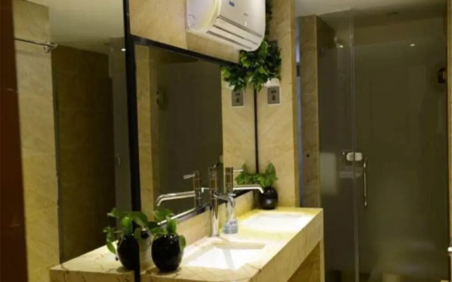 Shenzhen Port Apartment
