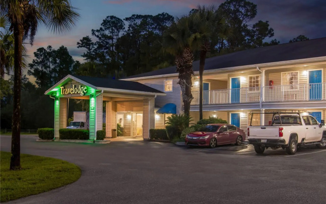 Travelodge Suites by Wyndham MacClenny/I-10