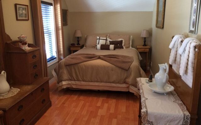 The Peak Sunset Bed & Breakfast