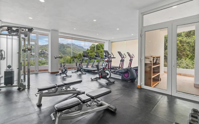 Blue Horizon Luxury Condo