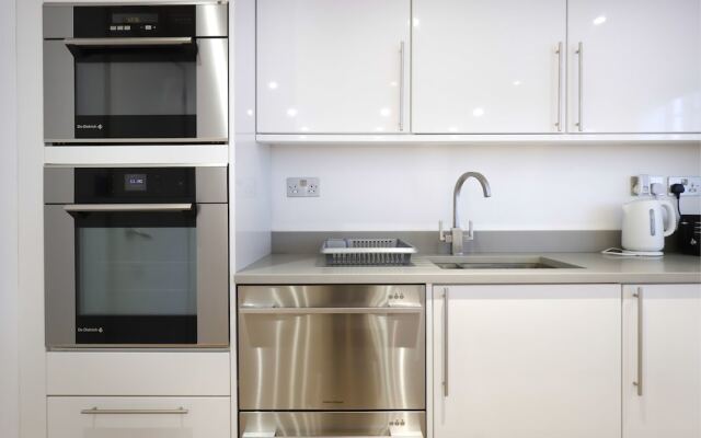 Stylish Loft-style Apartment Close to Overground