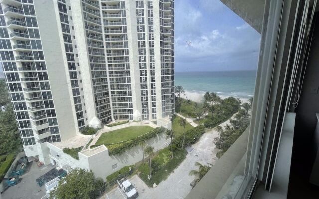 Areia Azul Aparts Miami