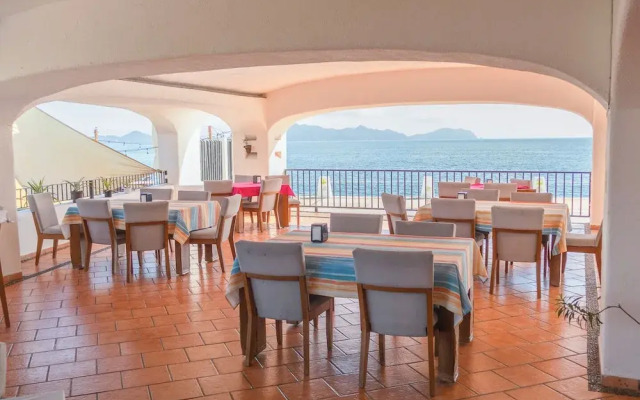 Flat with Unbeatable Views & 2 Bedrooms