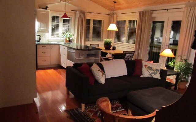 Stillwater Beach House Bed & Breakfast