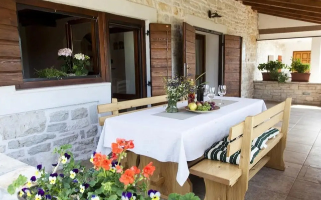 Dujam - Quite Location - H