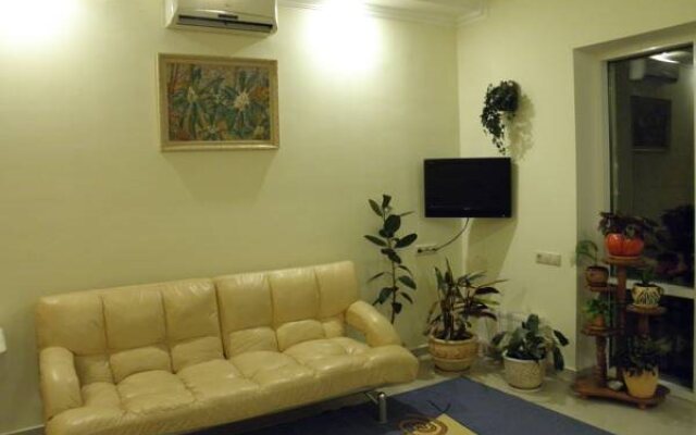 Paracels Hotel