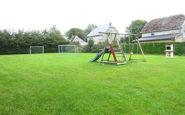 Modern Holiday Home in Robertville with Garden