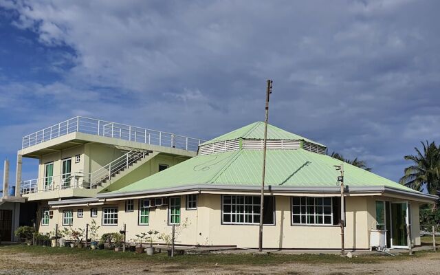 S-E Hotel and Residence