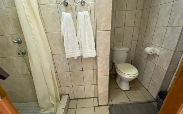Uvongo Cabanas 14B