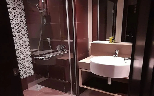 Lion Peak Hotel Hamilton