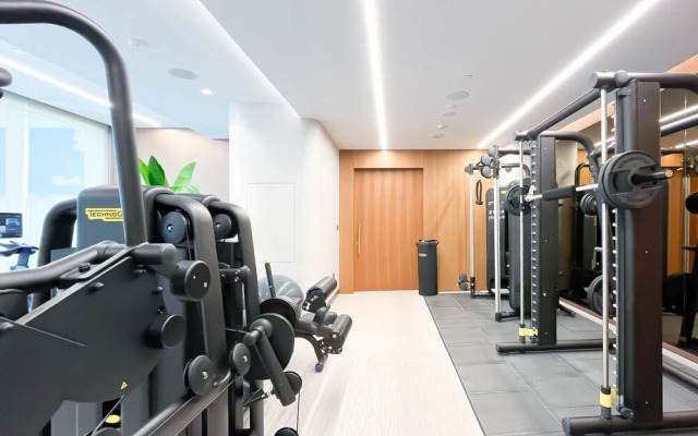 Luxury Beachfront 1BR on Palm Jumeirah & Balcony