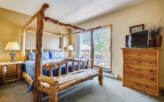 Cedars 53 3 Bedroom Condo by RedAwning