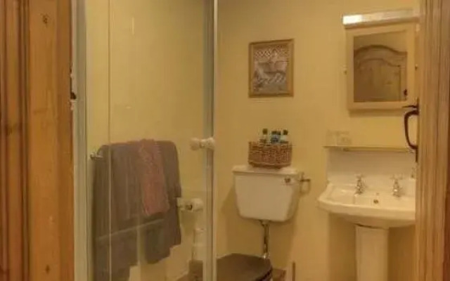Riverside B & B